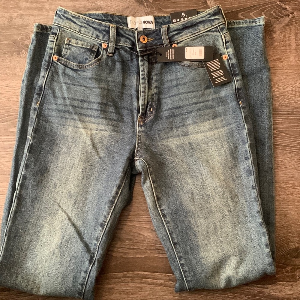 Fashion nova straight slim, low stretch jeans